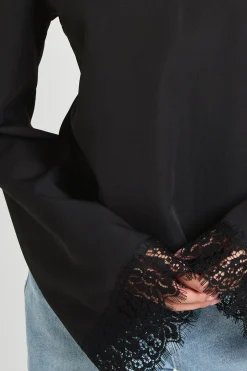 Chemisier À Manches Évasées Avec Poignets En Dentelle