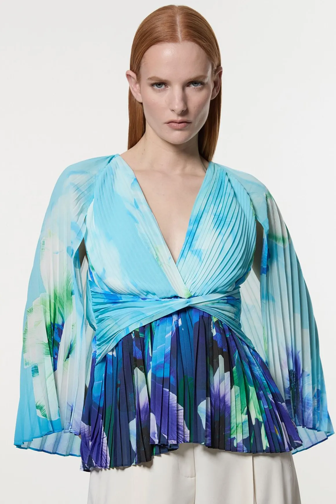 Chemisier tissé à plis doux à motif floral ombré avec cape