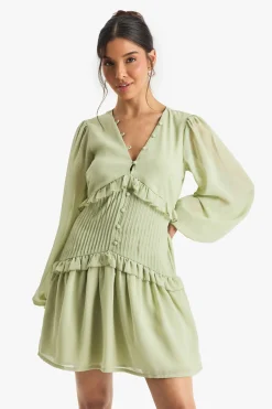 boohoo Chiffon Robe Mini à Manches Longues avec Taille Plissée<Femme Robes Courtes|Robes Patineuses