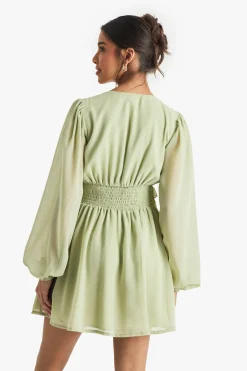 boohoo Chiffon Robe Mini à Manches Longues avec Taille Plissée<Femme Robes Courtes|Robes Patineuses