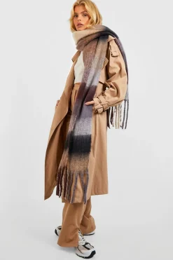 Chunky Black Check Tassel Scarf