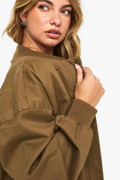 boohoo Collarless Bomber Jacket<Femme Looks Preppy|Looks De Rentrée