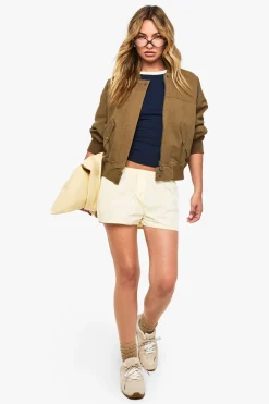 boohoo Collarless Bomber Jacket<Femme Looks Preppy|Looks De Rentrée