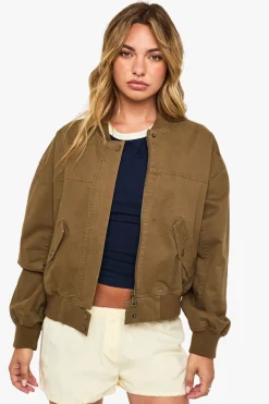 boohoo Collarless Bomber Jacket<Femme Looks Preppy|Looks De Rentrée