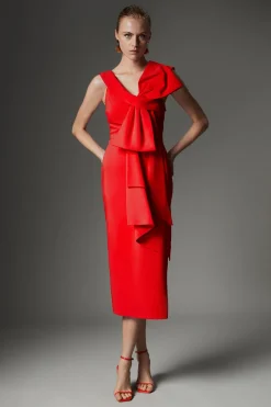 Collection Archive – Robe Midaxi Asymétrique à Détail Grand Nœud et Épaules Dénudées