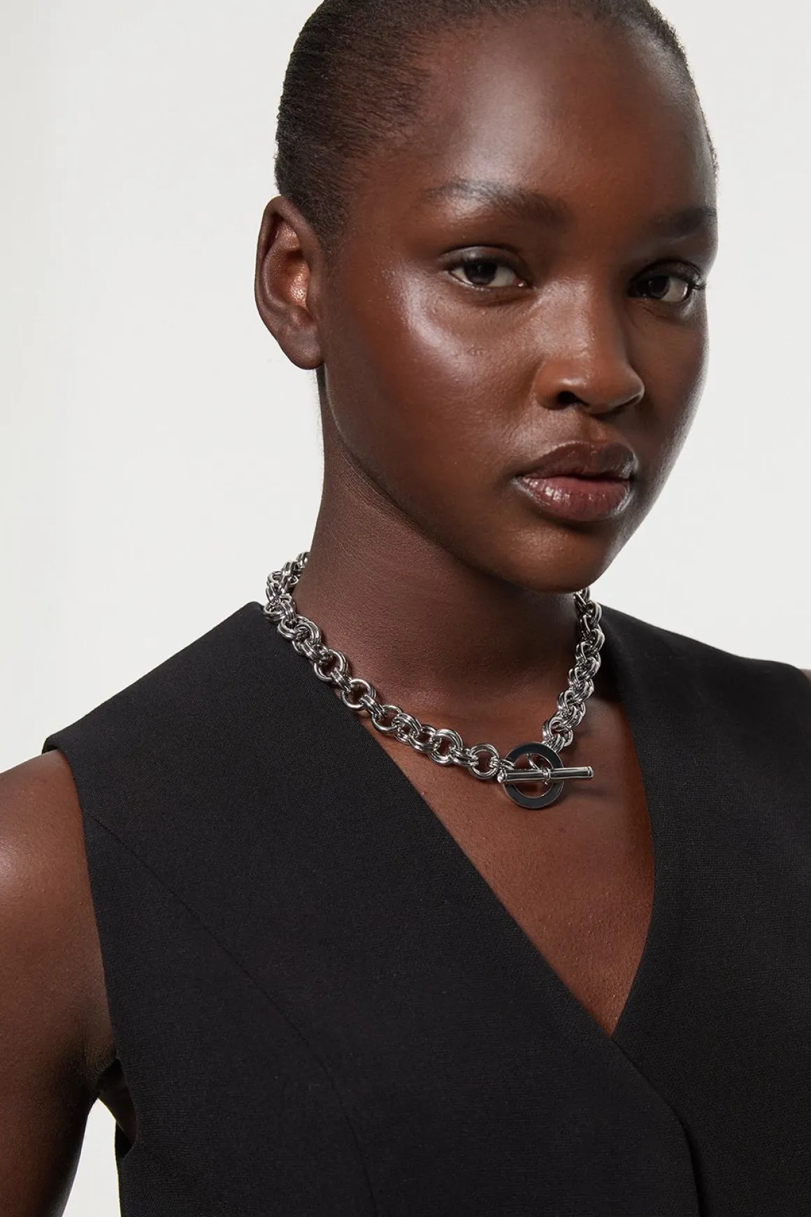 Collier chaîne en T-barre avec cristaux européens sertis à la main