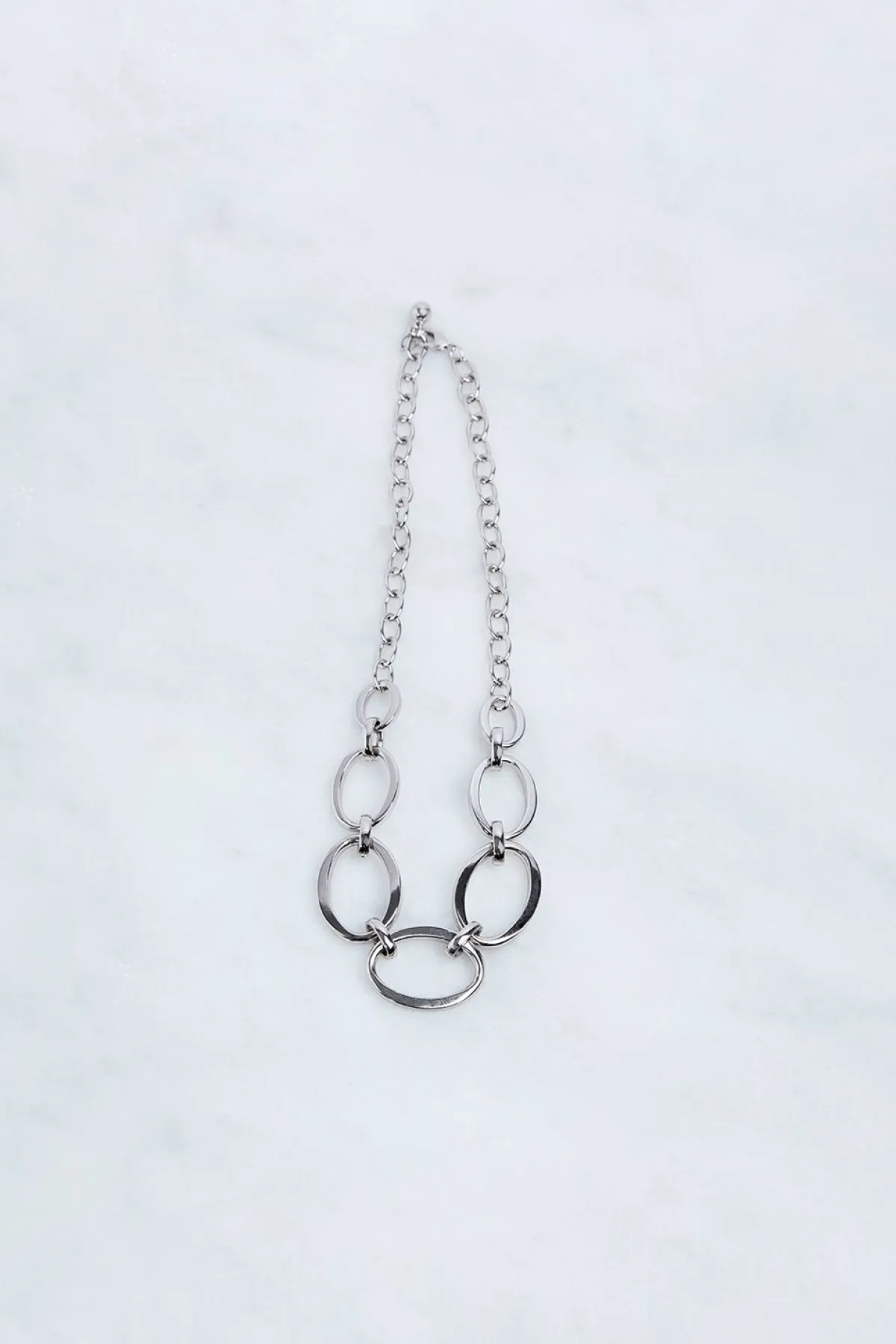 KarenMillen Collier chaîne surdimensionné à cristaux européens sertis à la main< Colliers
