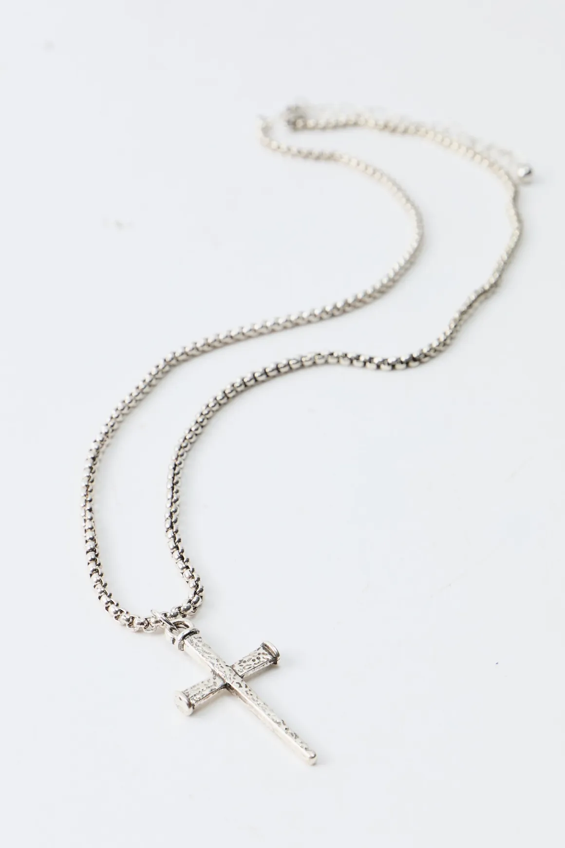 Collier croix gothique en argent