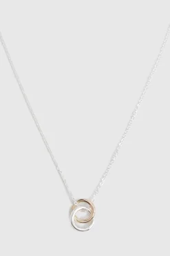 Collier À Détail D'anneaux Entrelacés