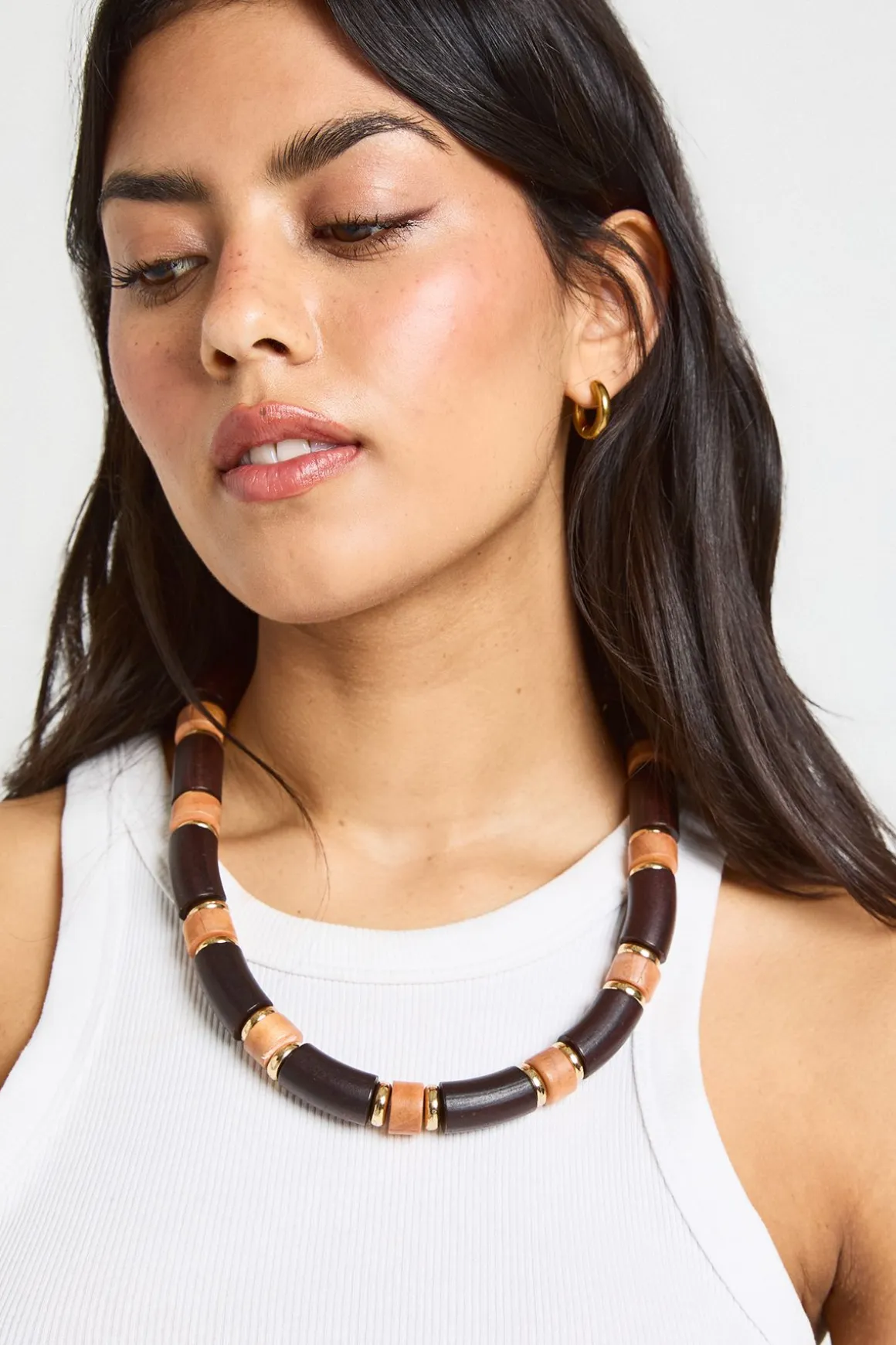 Collier Plastron À Perles En Bois