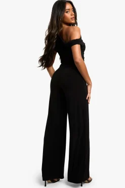 Combinaison asymétrique à jambes larges à fronces