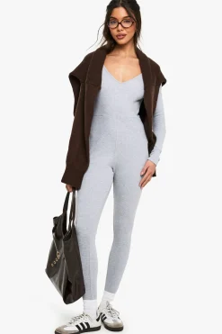 boohoo Combinaison basique en côtes à décolleté plongeant<Femme Basiques|Combinaisons Et Combishorts