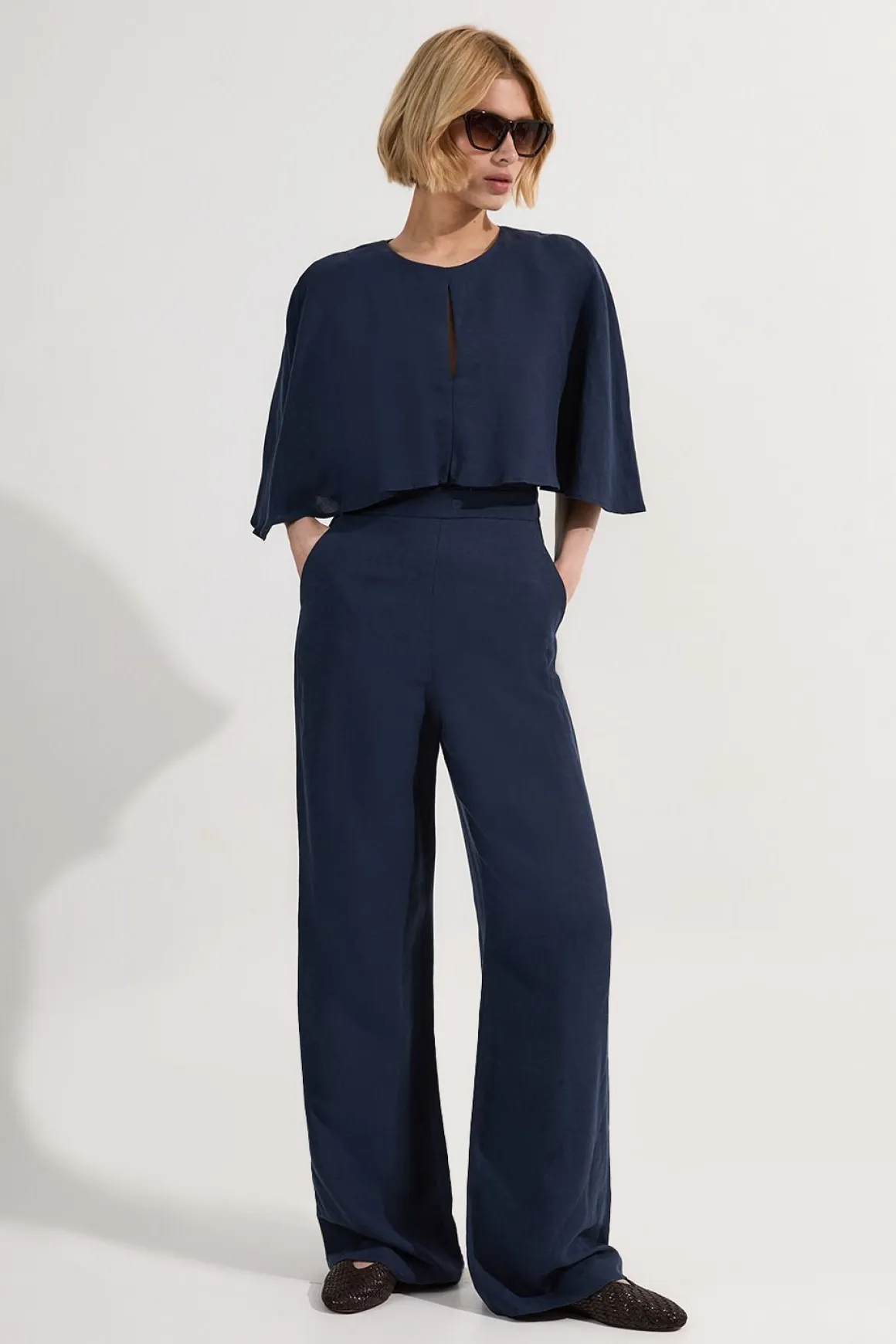 Combinaison cape dramatique en lin sur mesure haut de gamme
