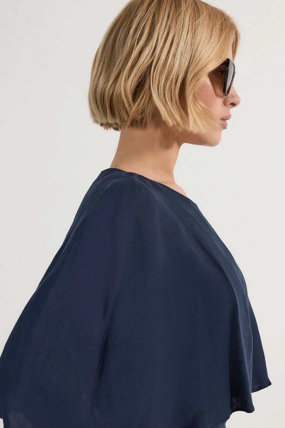 Combinaison cape dramatique en lin sur mesure haut de gamme
