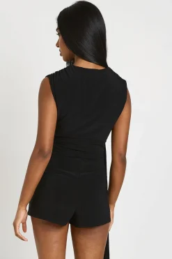 Combinaison Courte Drapée À Toucher Doux Avec Jupe Asymétrique