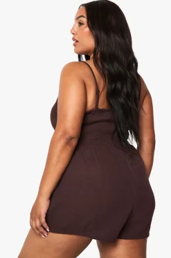 boohoo Combinaison courte flippy en étamine froncée pour grandes tailles<Femme Combinaisons Et Combishorts