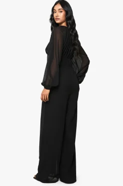 Combinaison en chiffon à col en V froncée et jambes larges