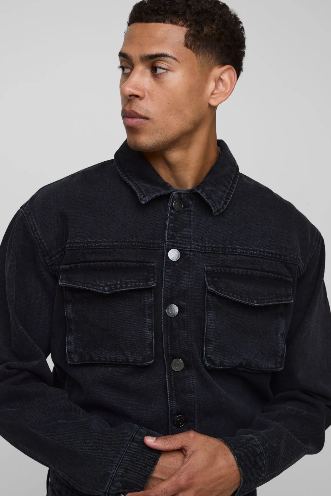 Combinaison en denim cargo lavé à manches longues et coupe décontractée