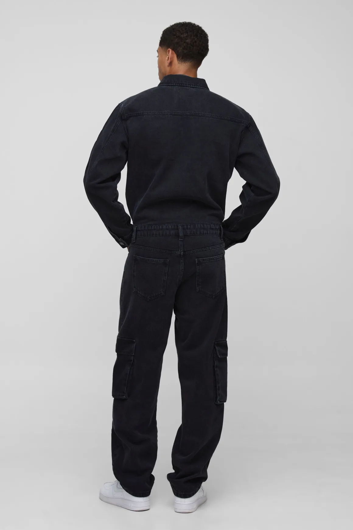 Combinaison en denim cargo lavé à manches longues et coupe décontractée