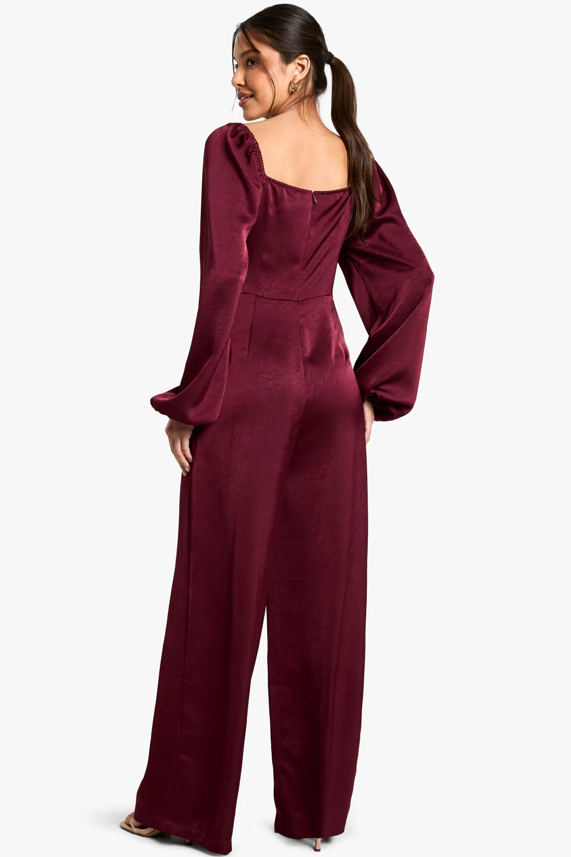 Combinaison enveloppante en satin texturé