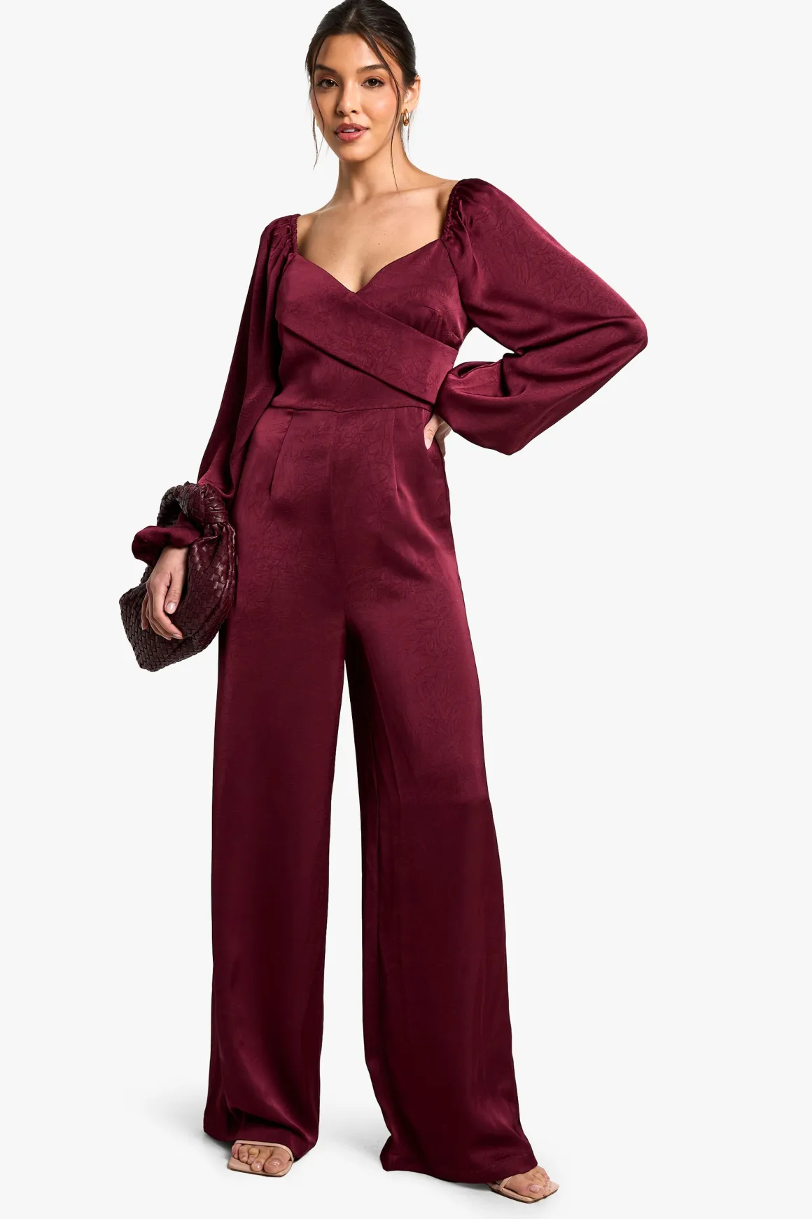 Combinaison enveloppante en satin texturé