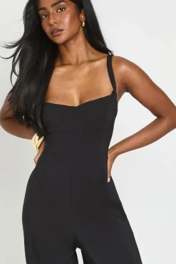 Combinaison Jambes Larges À Armatures Avec Détails De Coutures