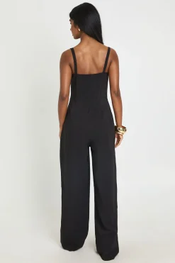 Combinaison Jambes Larges À Armatures Avec Détails De Coutures