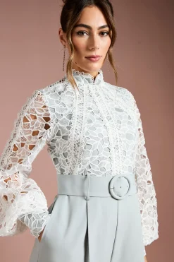 Combinaison à Manches Longues en Dentelle d'Organza avec Ceinture