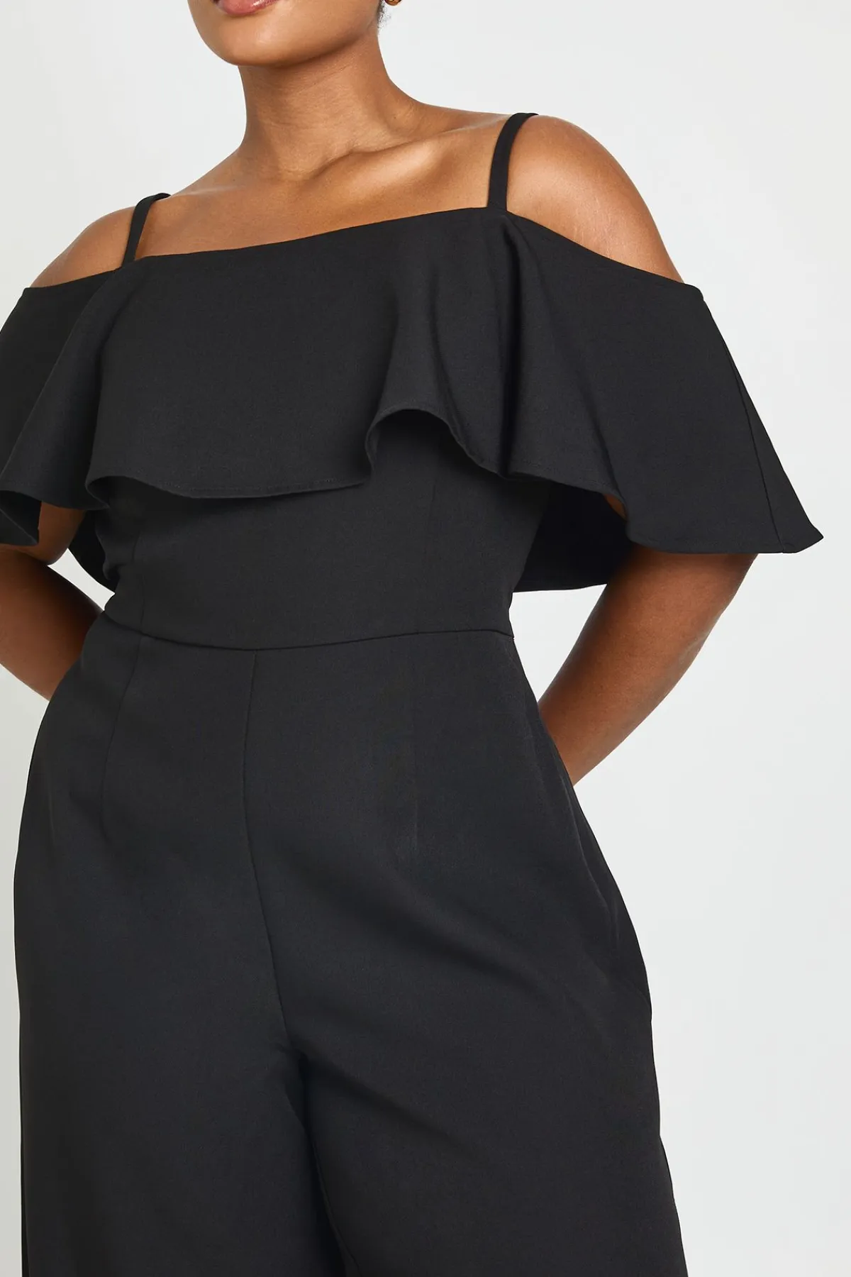 boohoo Combinaison-pantalon Bardot À Volants Grande Taille<Femme Combinaisons Et Combishorts