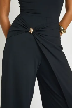 Combinaison Pantalon Large Col Licou Détail Drapé Finition Dorée