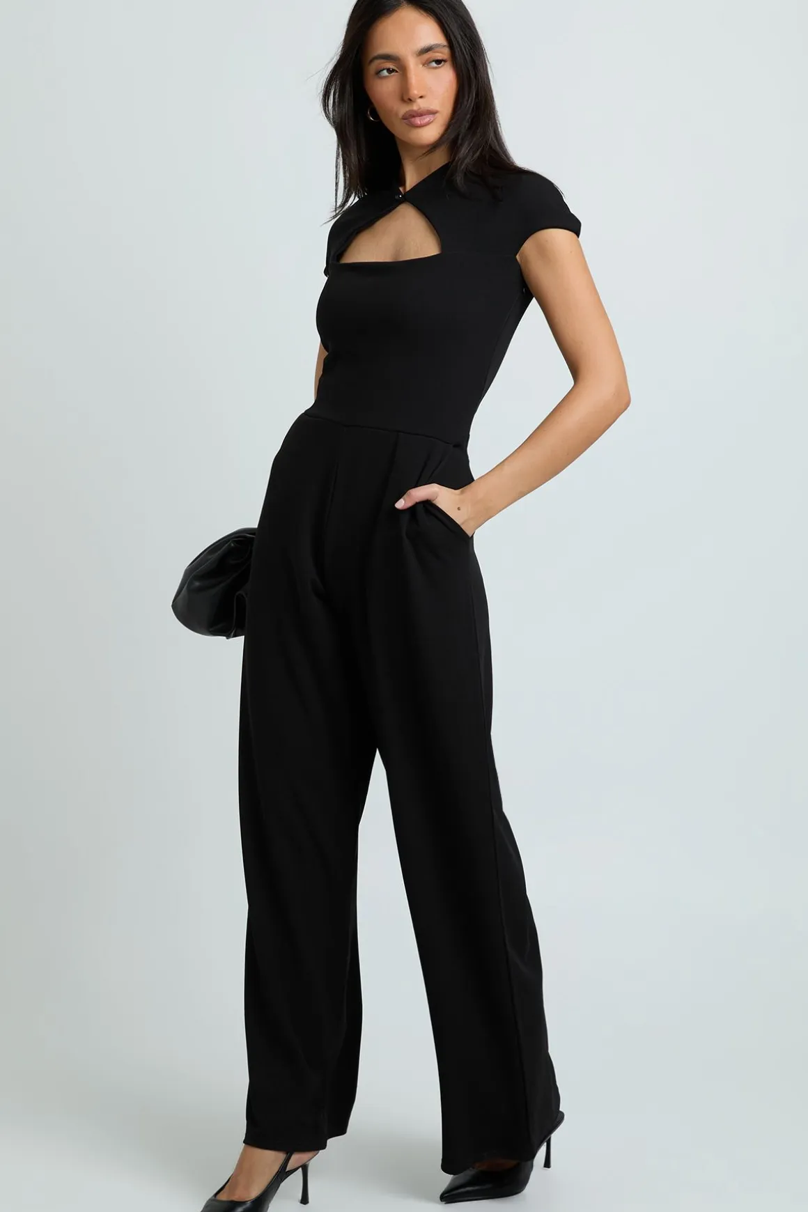 boohoo Combinaison Pantalon Large En Crêpe Jersey À Nœud Sur L'épaule<Femme Combinaisons Et Combishorts