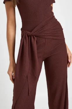 boohoo Combinaison Pantalon Large À Taille Cache-cœur Texturée<Femme Looks Chocolat|Combinaisons Et Combishorts
