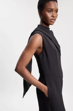 Combinaison Pantalon Petite En Crêpe Ajusté Avec Cape Asymétrique Et Détail Col Drapé