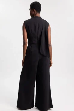 Combinaison Pantalon Petite En Crêpe Ajusté Avec Cape Asymétrique Et Détail Col Drapé