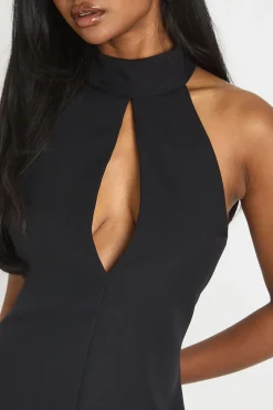 Combinaison Short Ajustée Col Montant Avec Découpe