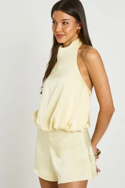 boohoo Combinaison-short Dos Nu Col Licou En Satin<Femme Satin Et Dentelle|Combinaisons Et Combishorts