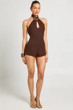 Combinaison Short Dos Nu À Col Licou Avec Finitions Dorées