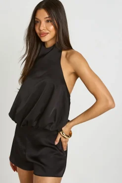 boohoo Combinaison-short Dos Nu En Satin À Encolure Américaine<Femme Satin Et Dentelle|Combinaisons Et Combishorts