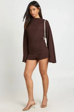 Combinaison-short Texturée À Encolure Bardot Et Taille Cintrée