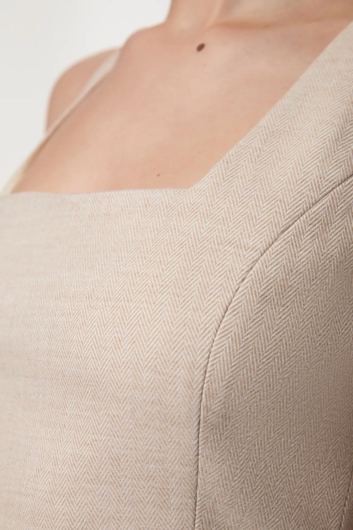Combinaison tailleur à motif chevrons et jambes larges