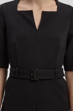 Combinaison Tailleur Structurée en Crêpe Forever à Col Cranté avec Ceinture