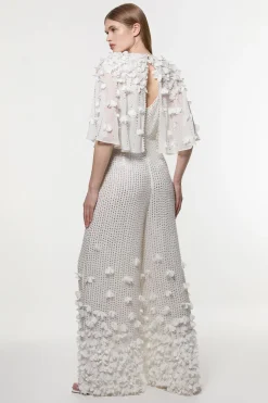 Combinaison tissée à manches d'ange avec appliqué de cristal