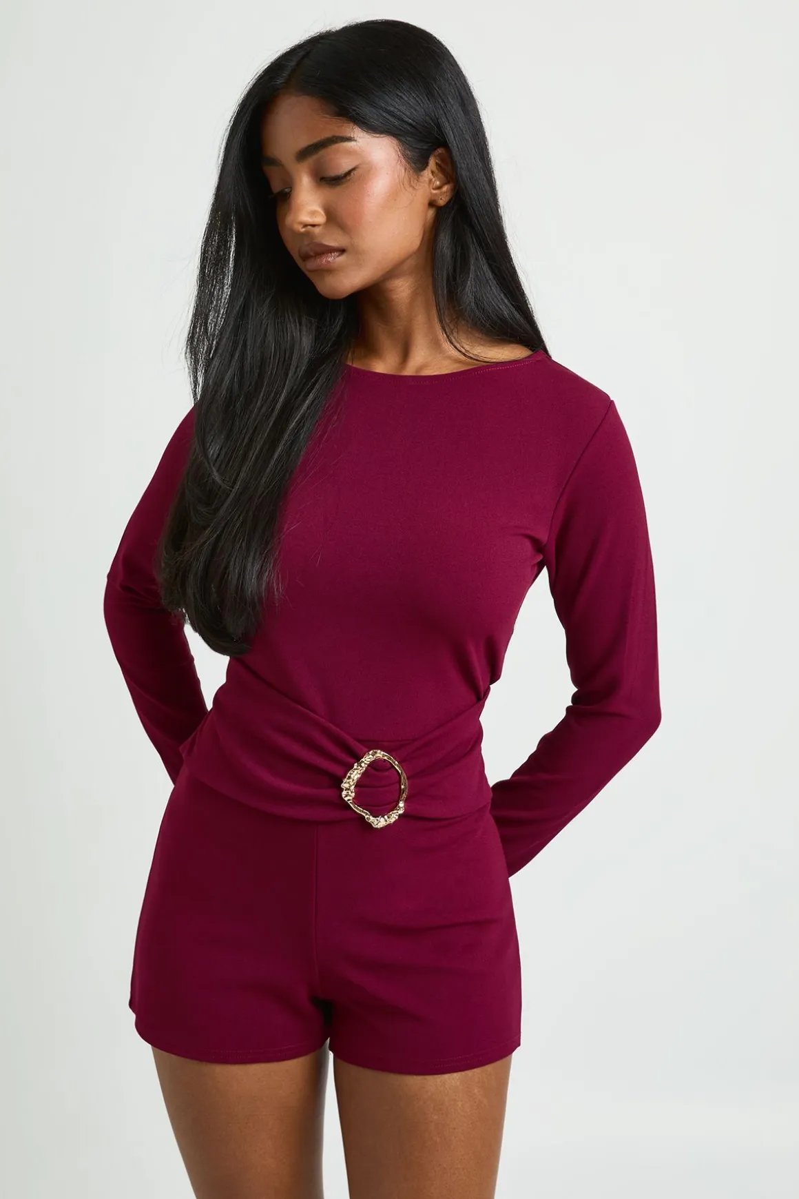 Combi-short Encolure Slash Détail Taille Boucle Dorée