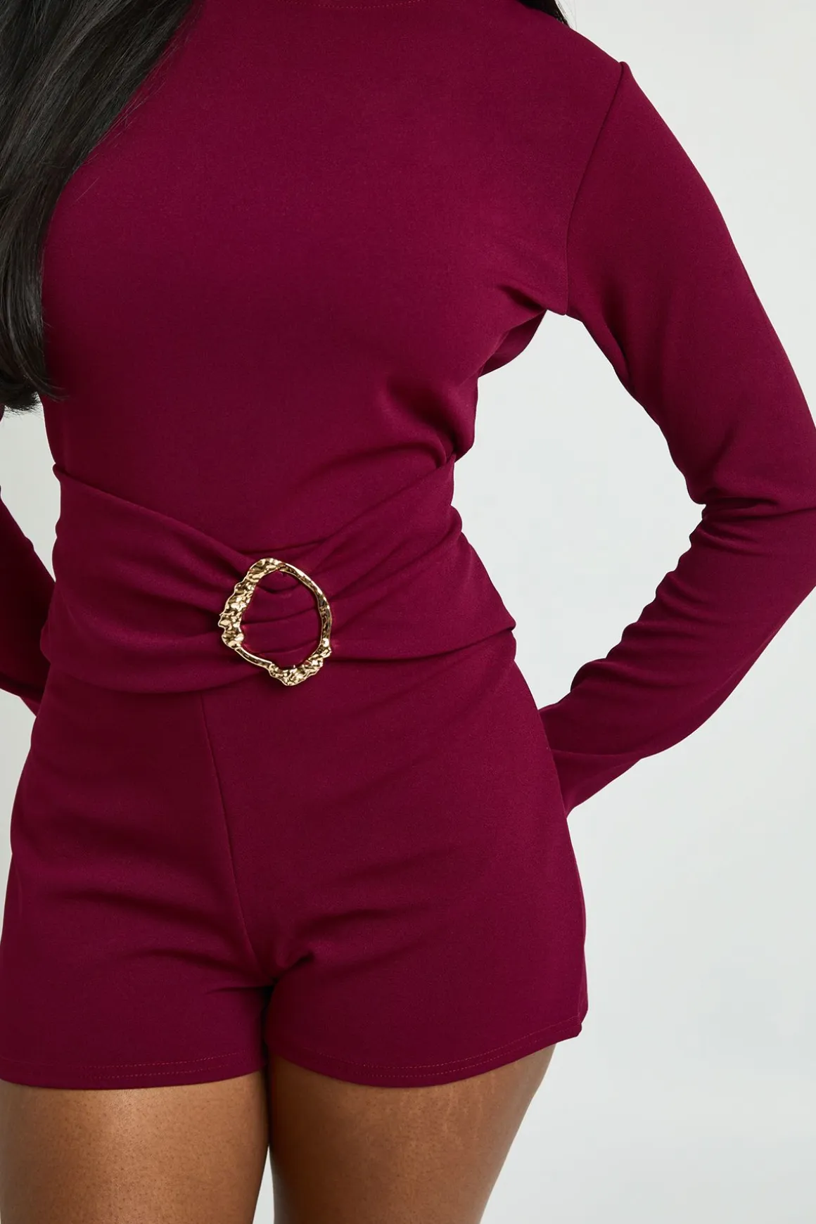Combi-short Encolure Slash Détail Taille Boucle Dorée