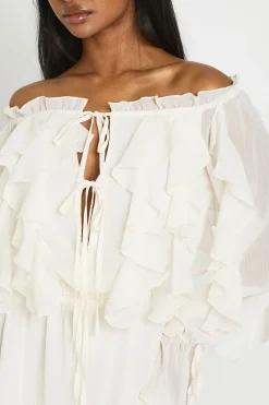 boohoo Combi-short En Mousseline Texturée À Détails Volantés Et Encolure Bardot<Femme Tons Neutres|Combinaisons Et Combishorts