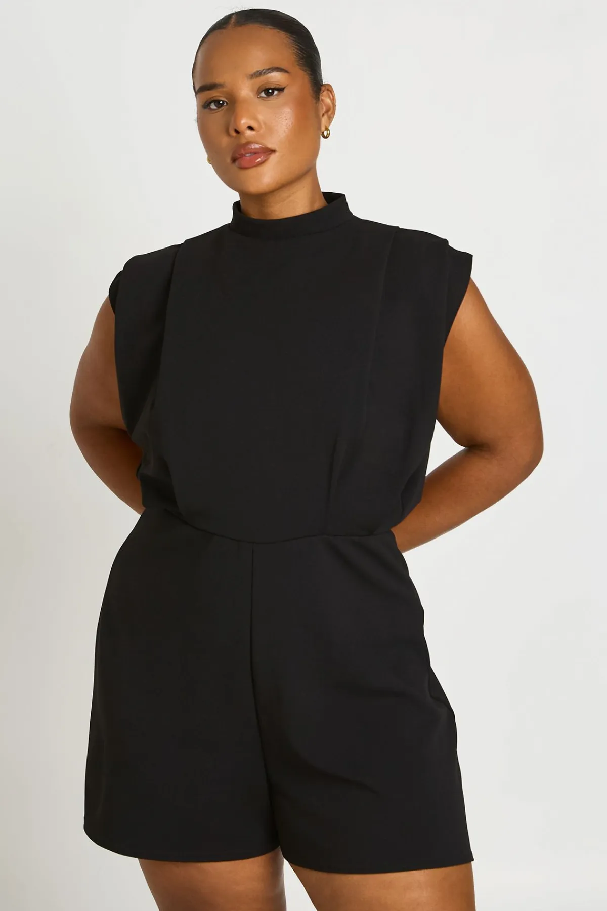 boohoo Combi-short Grande Taille Ajustée Avec Détail De Plis<Femme Tailleurs|Combinaisons Et Combishorts
