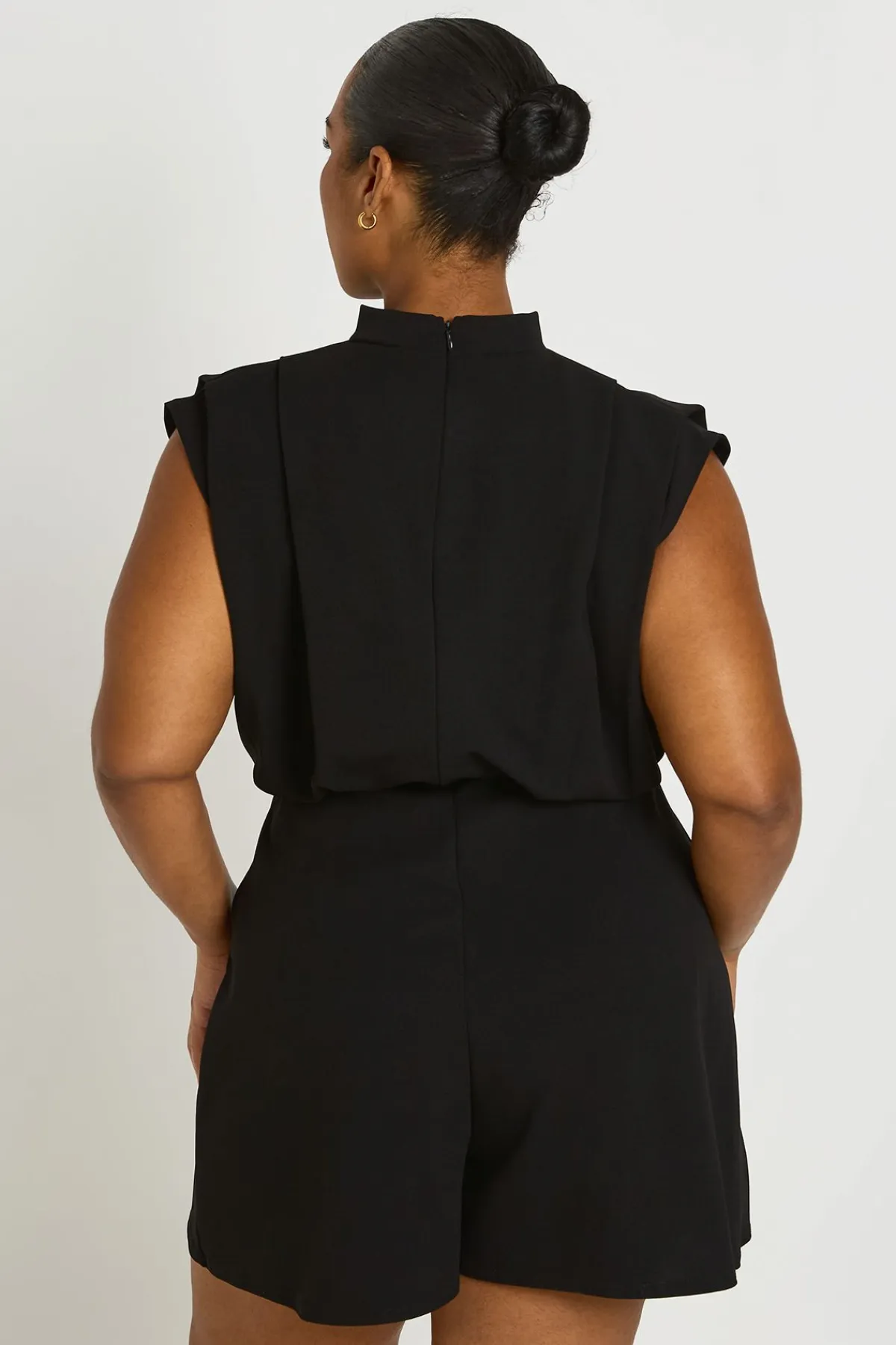 boohoo Combi-short Grande Taille Ajustée Avec Détail De Plis<Femme Tailleurs|Combinaisons Et Combishorts