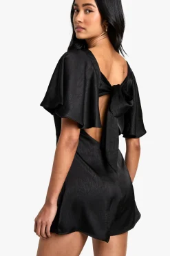 boohoo Combishort à nouer dans le dos et manches d'ange<Femme Combinaisons Et Combishorts