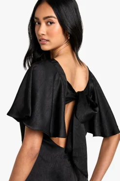 boohoo Combishort à nouer dans le dos et manches d'ange<Femme Combinaisons Et Combishorts