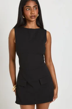 boohoo Combi-short Sans Manches À Jupe-short Avec Détail De Poche<Femme Combinaisons Et Combishorts